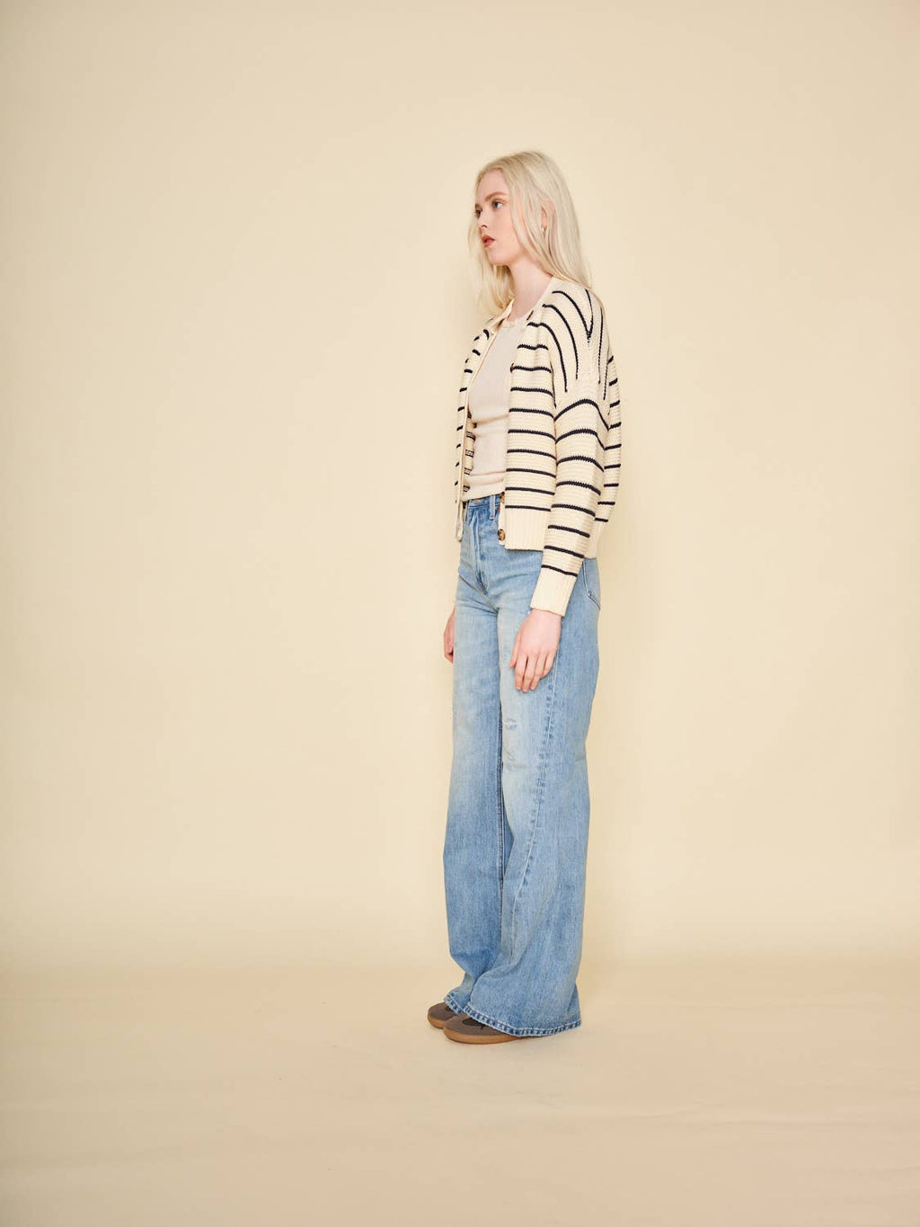Amara Cardigan in Marineblau Stripe von dRA