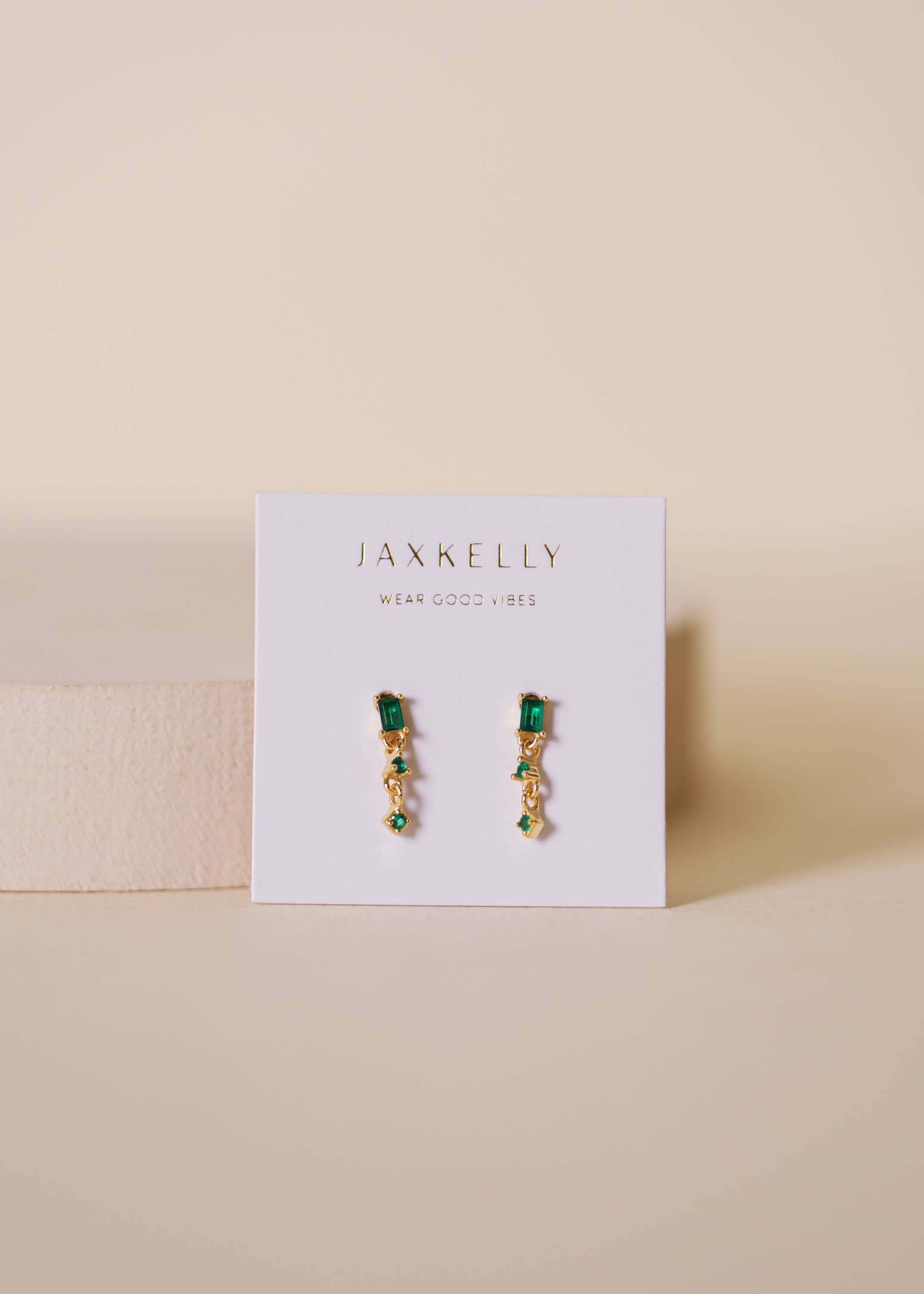 Mini Baguette Drop Ohrringe in Emerald von JaxKelly