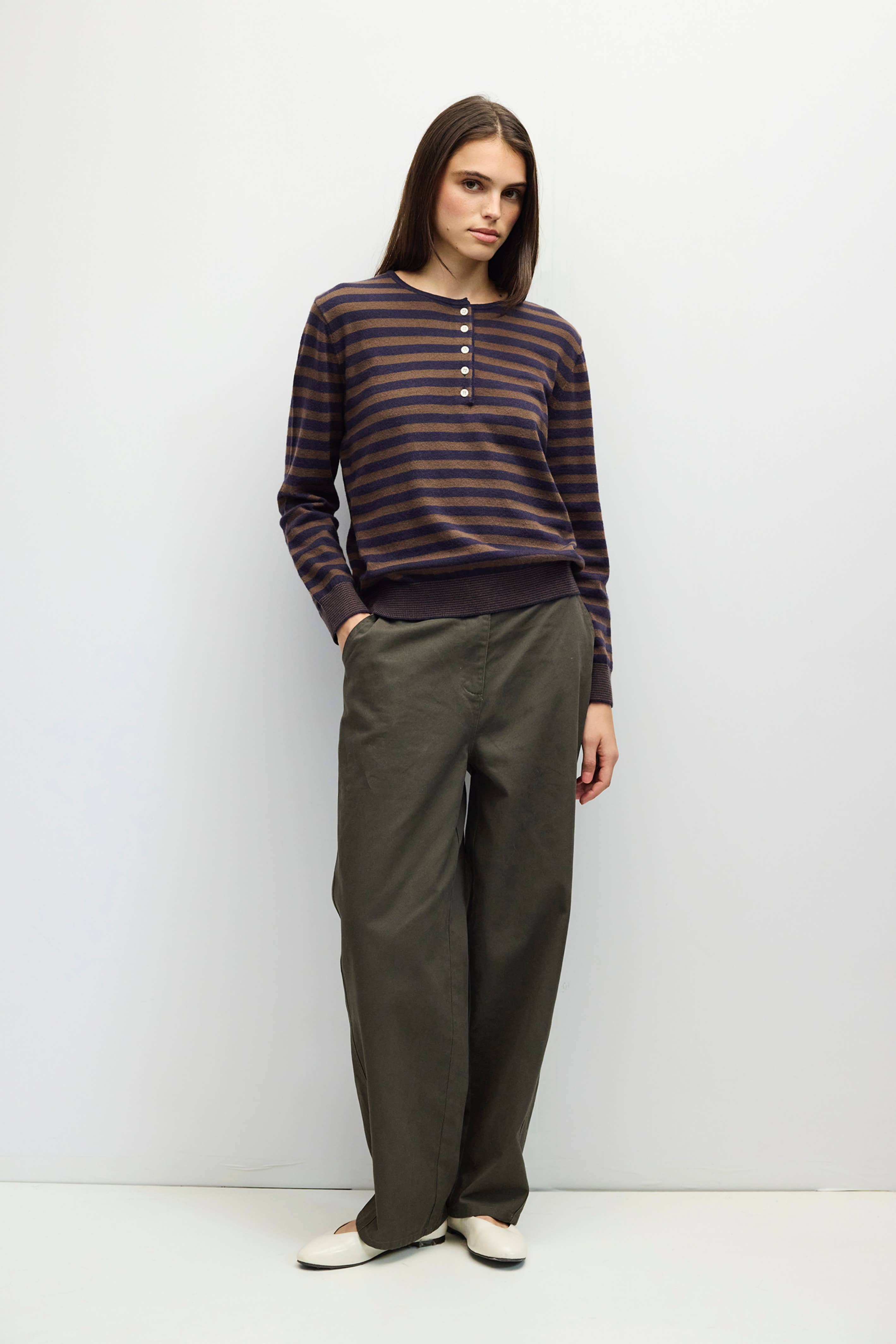 Der Virginia Sweater | Henley Color Pop Cardigan von Mod Ref