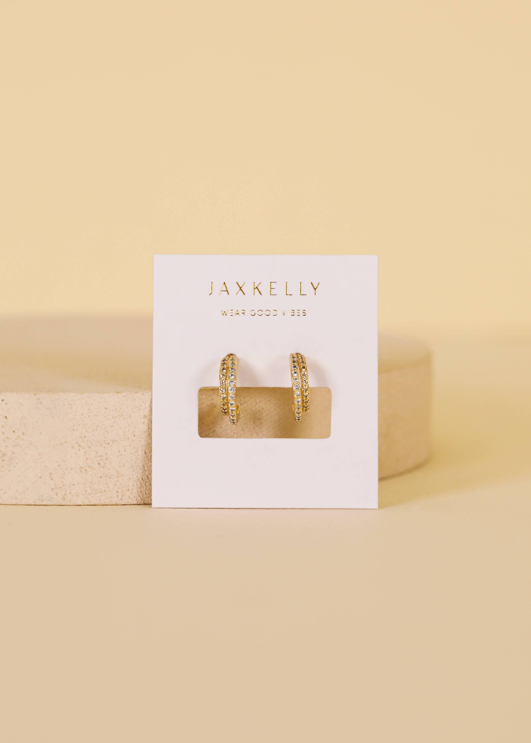 Doppelte Champagner-Hoop-Ohrringe in Gold von JaxKelly