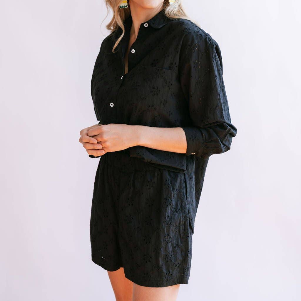 Schwarz Eyelet Bermuda Shorts von Sunshine Tienda