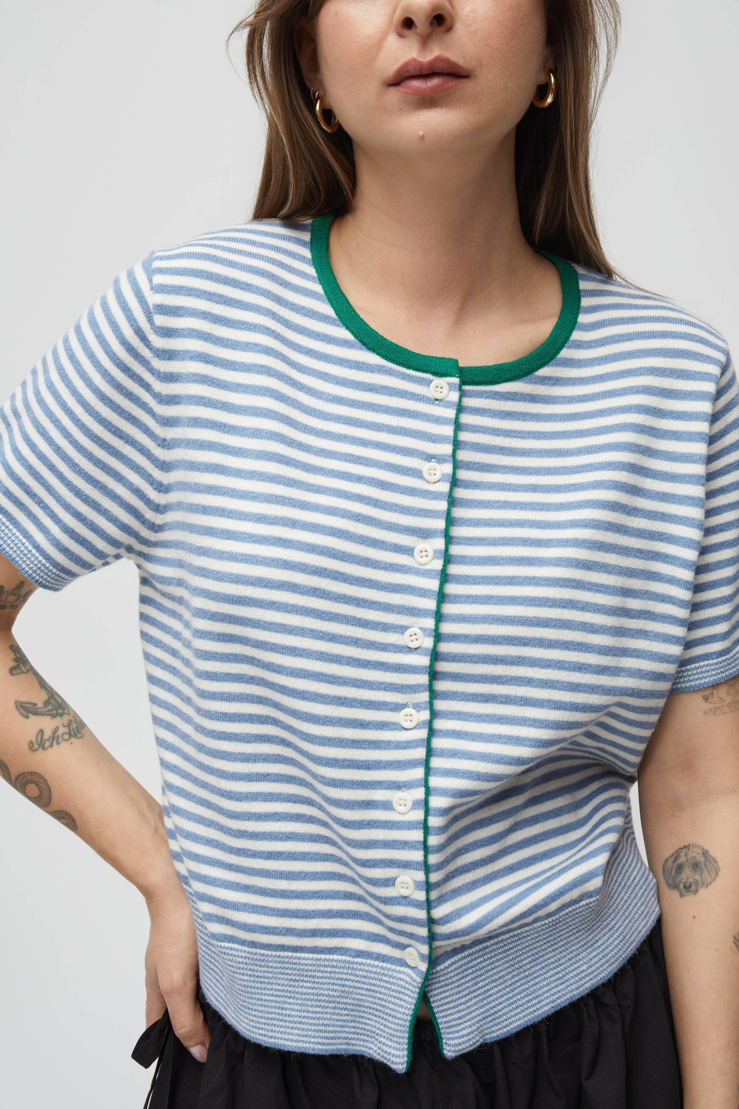 The Faye Cardigan | Striped Kurzarm Cardigan von Mod Ref