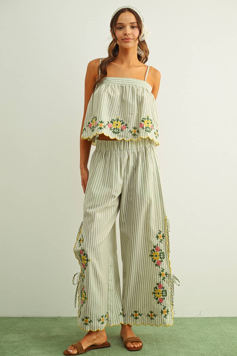 Blumen Emstickry Striped Hose mit Krawatte