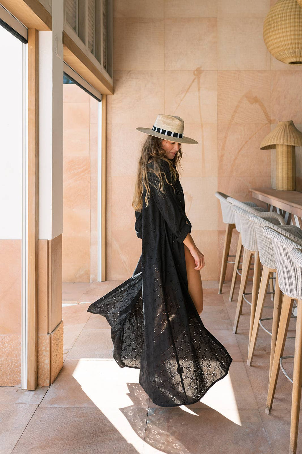 Schwarz Eyelet Swizzle Dress von Sunshine Tienda