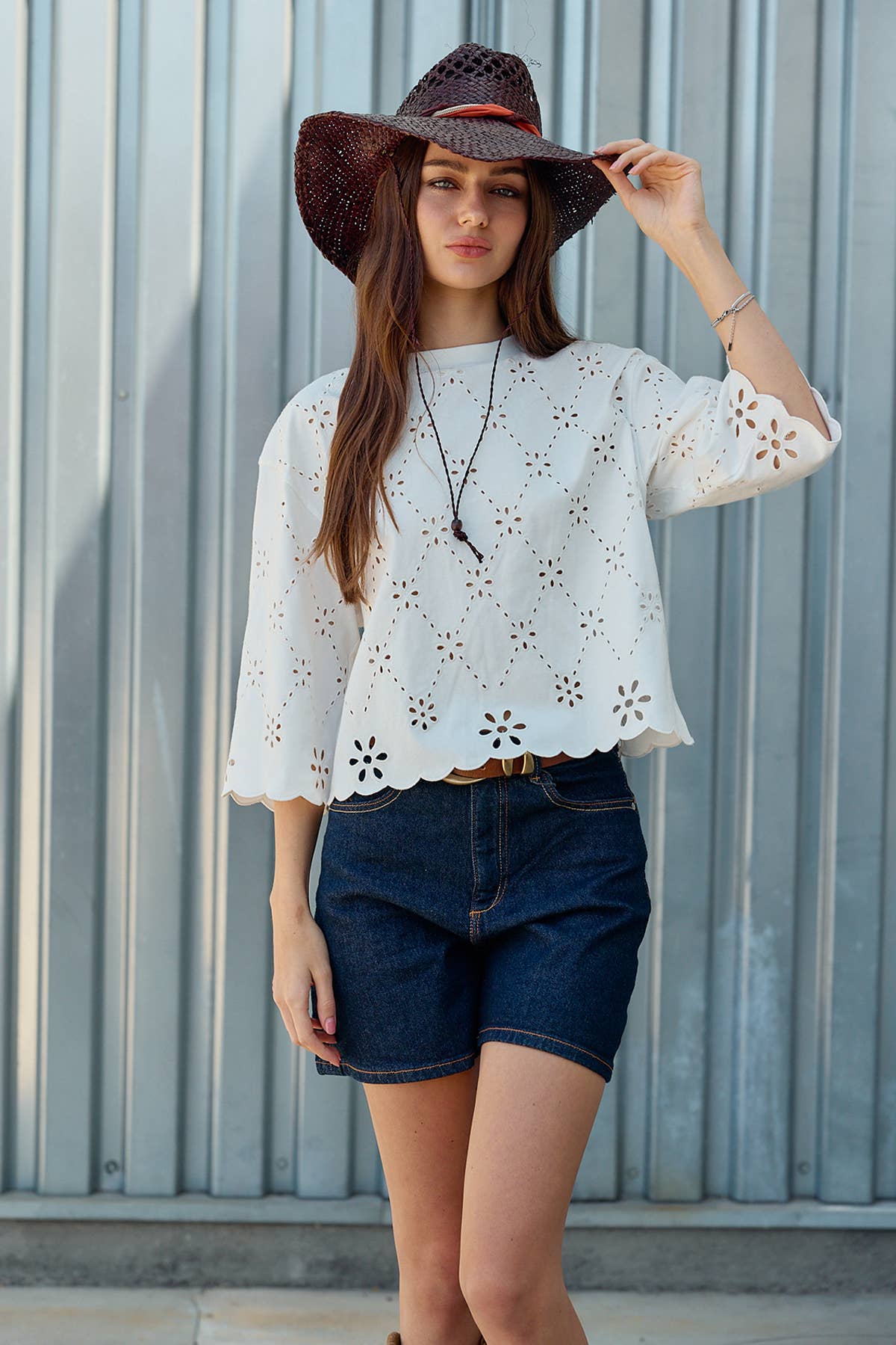 Augenröcke bestickt Scallop Hem Tee