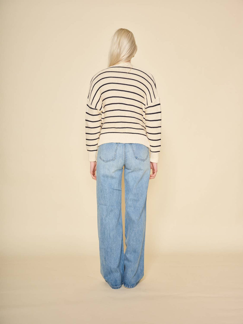Amara Cardigan in Marineblau Stripe von dRA