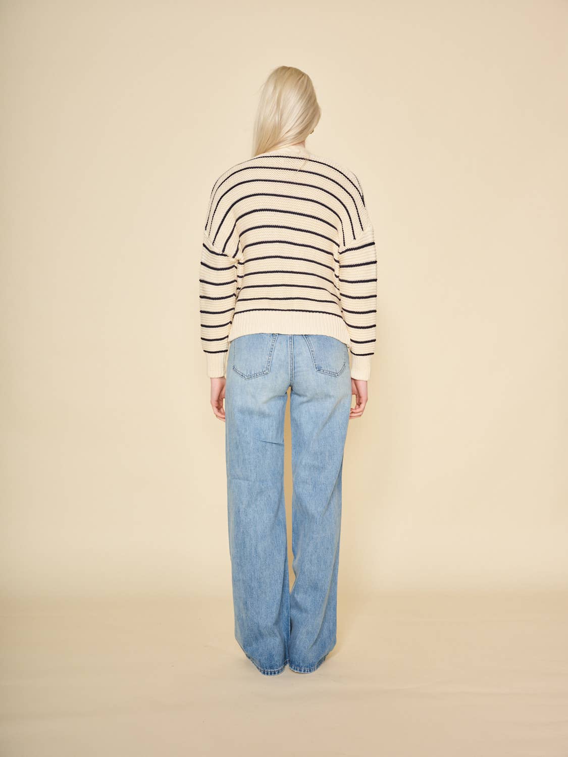 Amara Cardigan in Marineblau Stripe von dRA
