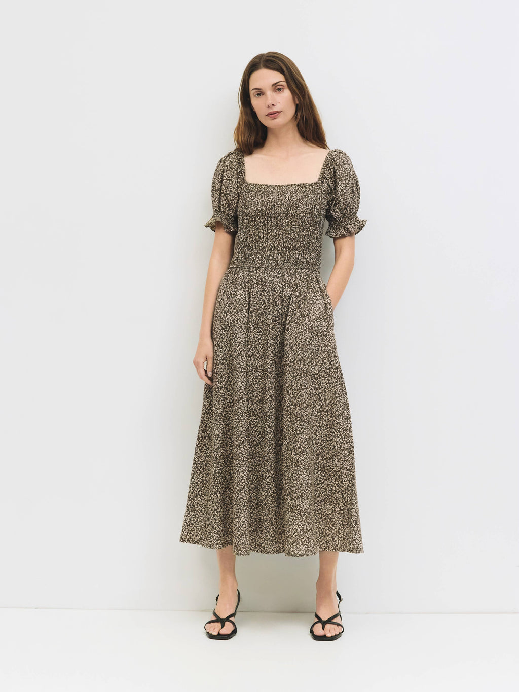 Das Harleen-Kleid | Smocked Blumen Midi Dress von All Row
