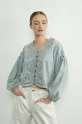 Denim Emstickry Volume Sleeve Blouse Top von Aaron & Amber
