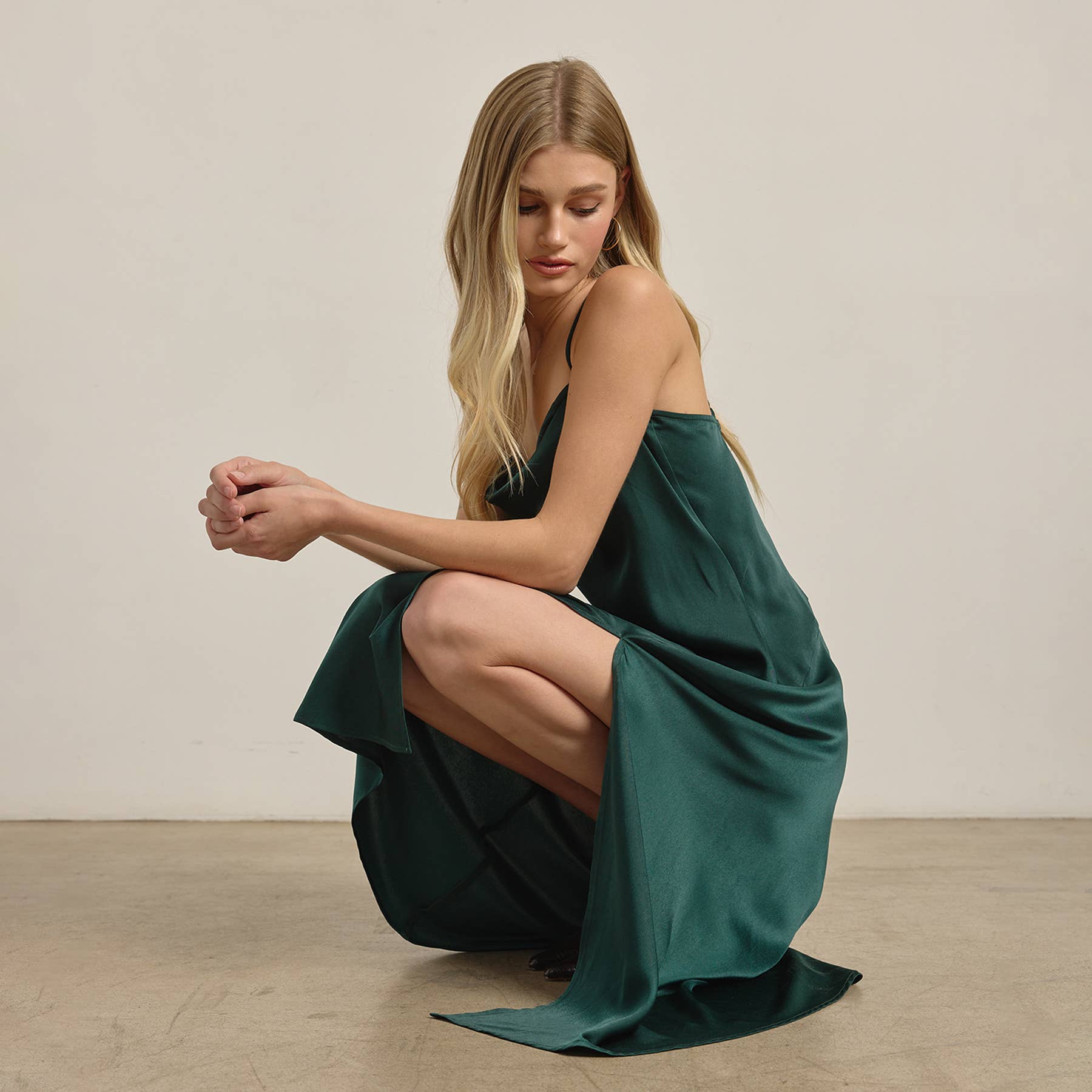 Satin Drape Slip Kleid