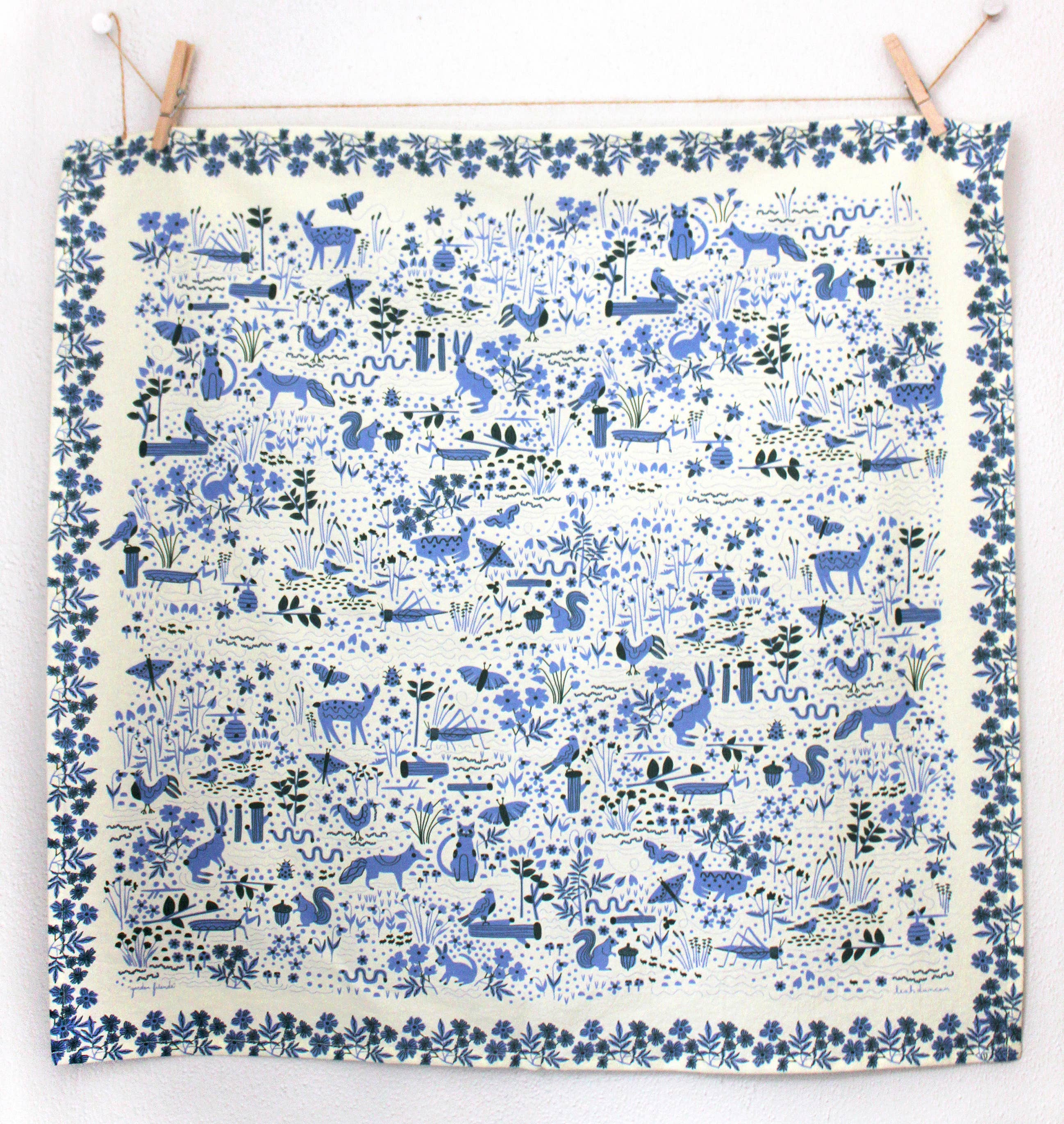 Garden Friends Art Teetuch von Leah Duncan