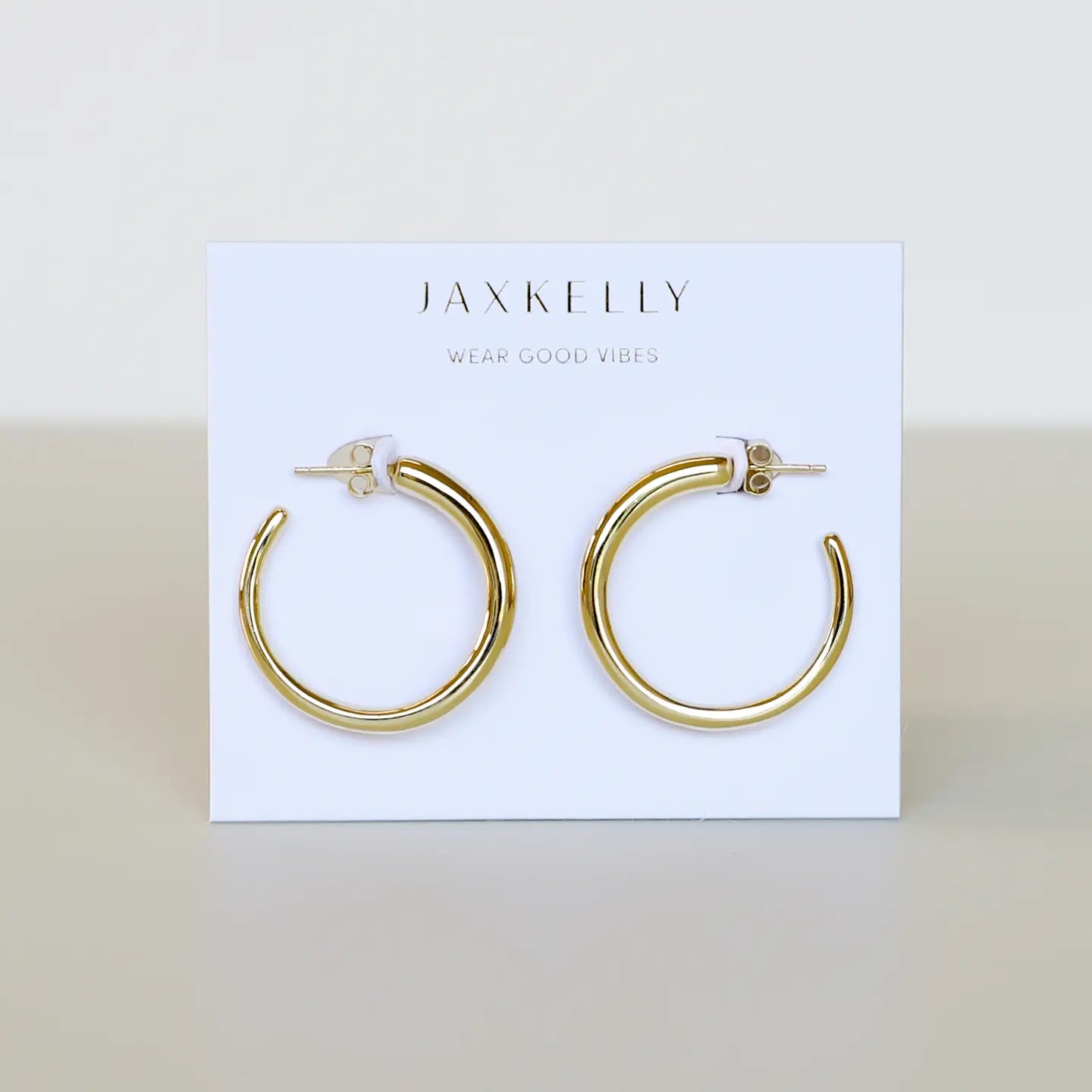 Everyday Medium Gold Hoop Earring von JaxKelly