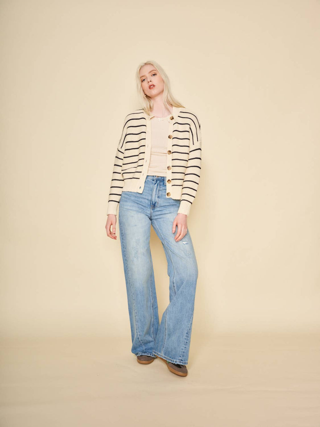 Amara Cardigan in Marineblau Stripe von dRA