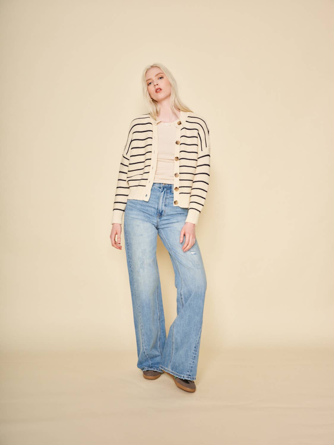 Amara Cardigan in Marineblau Stripe von dRA