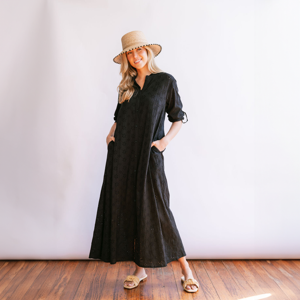 Schwarz Eyelet Swizzle Dress von Sunshine Tienda