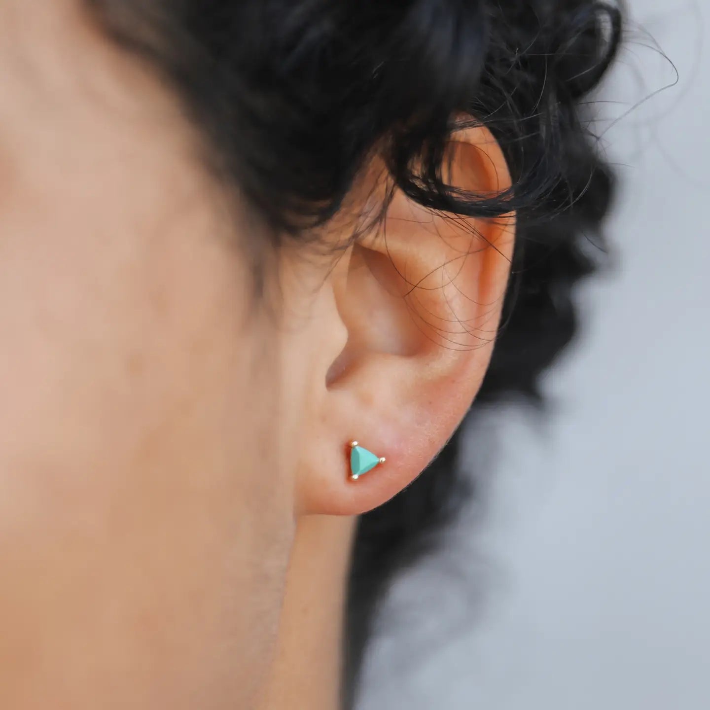 Mini Energy Gem Ohrringe in Türkis von JaxKelly